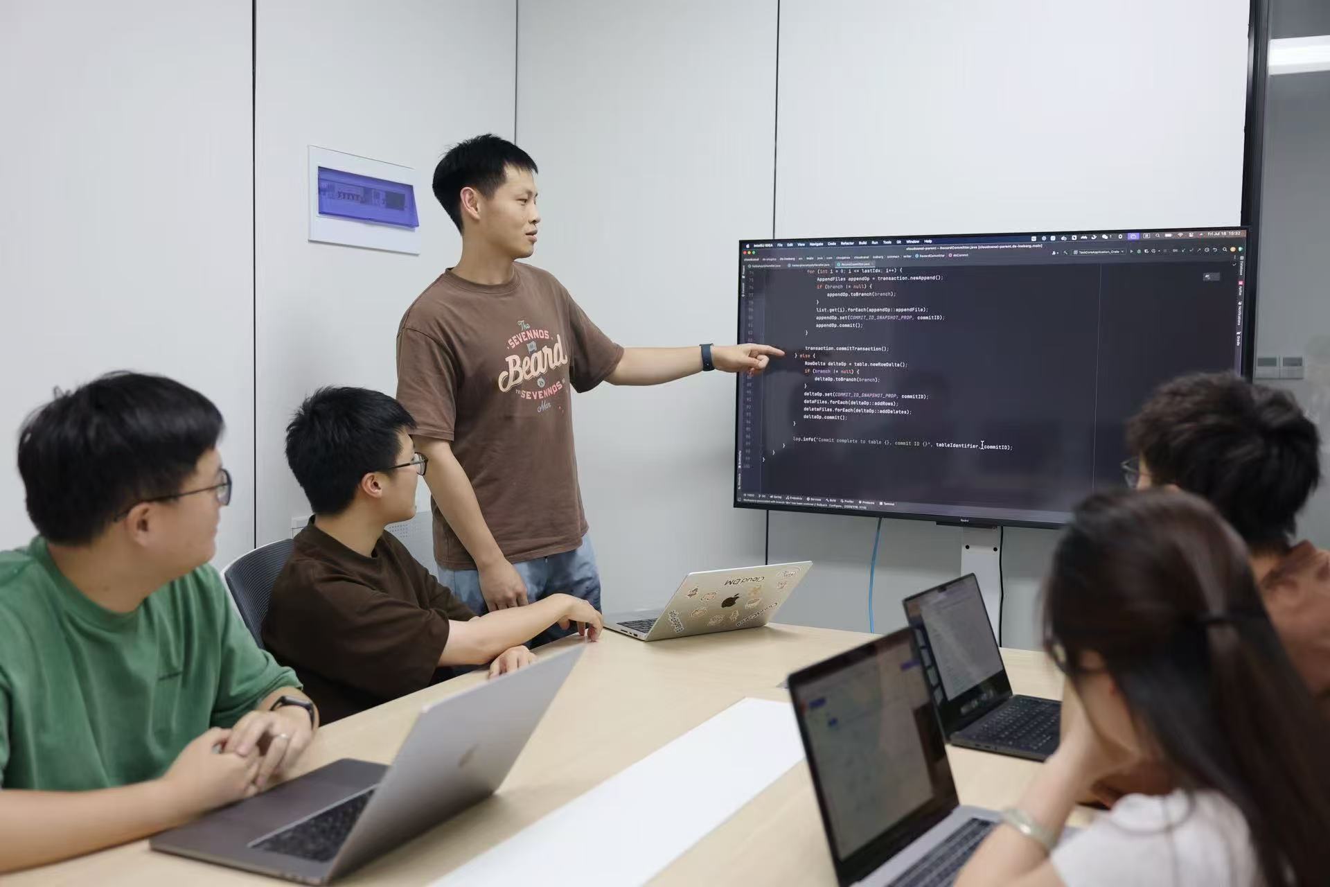 about.careers.life3.alt